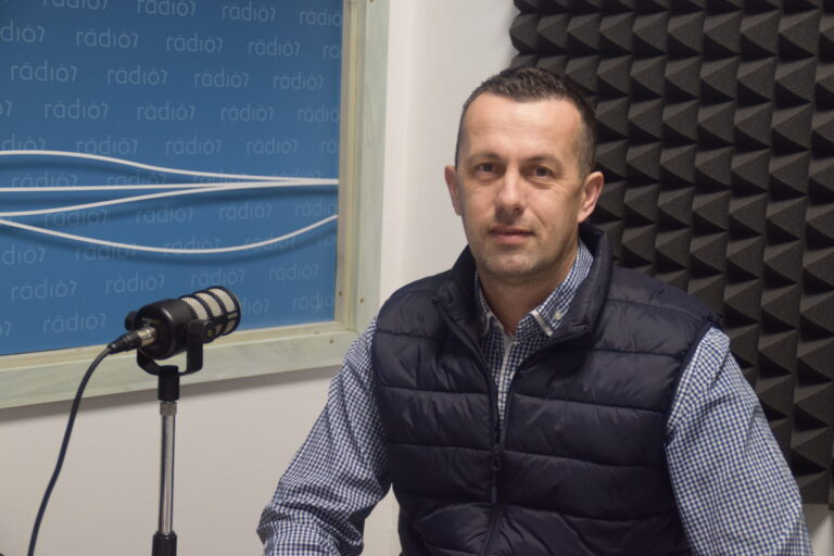 Rádió 7 Podcast – Drimba Tibor, Maroslele polgármestere, Trafikmúzeum nyílt Lelén – 2025.04.01.
