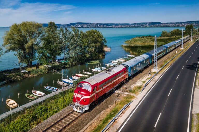 Rengeteg vasútállomás újul meg a Balaton környékén
