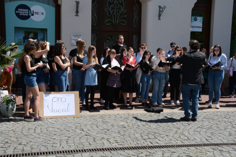 Ötödik alkalommal tartját meg szombaton Szeged belvárosában a KóSza (Kórusok Szabadon) rendezvényt