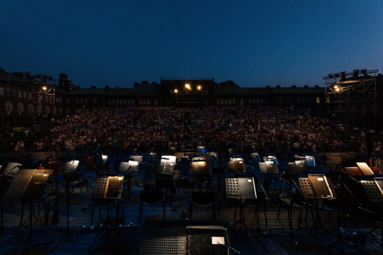 Júliusi Ajándékkoncert a csillagok alatt