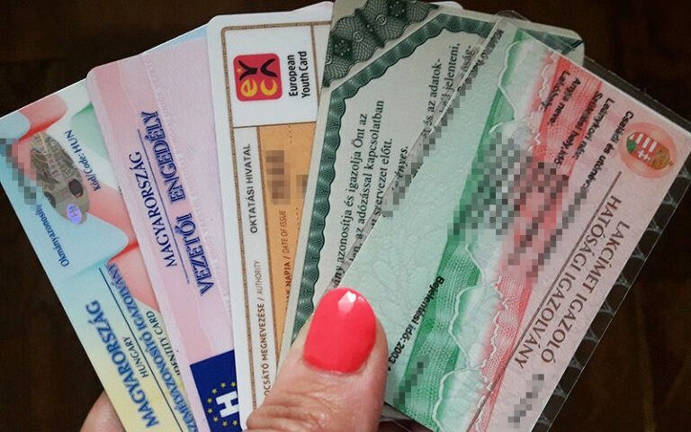 Néhány kártyával kevesebb lehet – megszűnhet a fizikai TAJ-kártya is