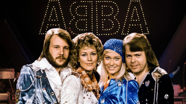 🌍 ABBA – Dancing Queen
