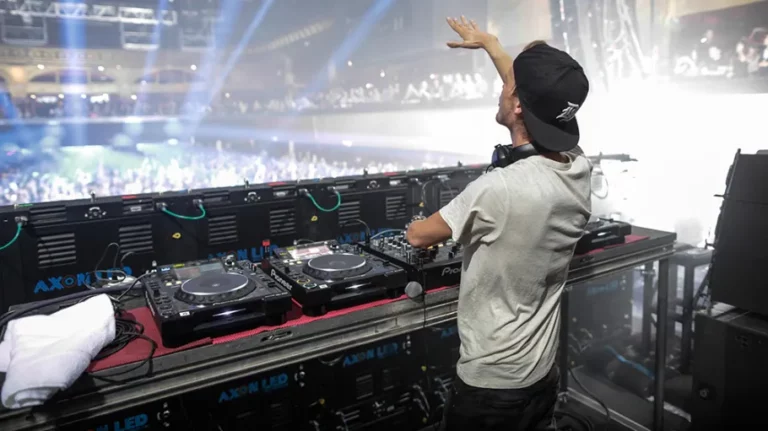 Avicii öröksége él és virágzik: az „Avicii Forever” minden idők 5 legtöbbet streamelt albuma között