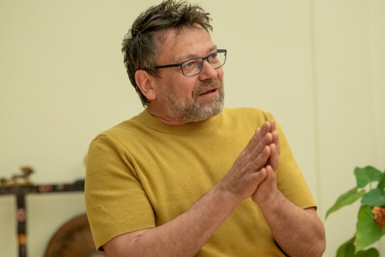 58 éves lett Lovasi András