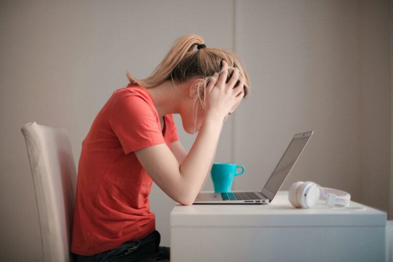 Amikor a tudat jelez: így ismerd fel a stressz érzelmi tüneteit