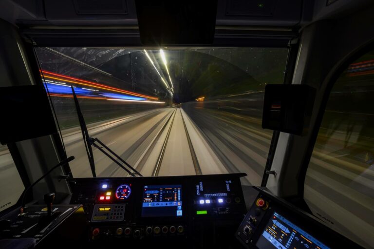 SZINtiszta biztonság: éjszakai TramTrain járatok a fesztivál idején