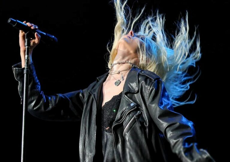 Taylor Momsen újra meztelenkedik – így tért vissza a The Pretty Reckless élére