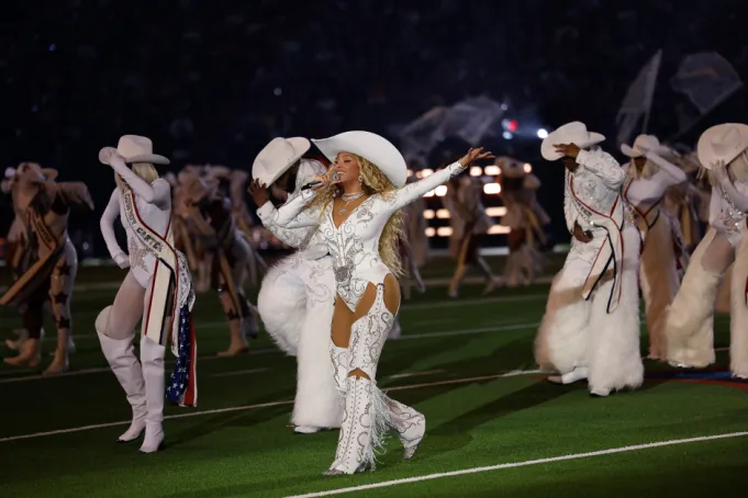 Beyoncé megnyerte első Primetime Emmy-díját – a „Beyoncé Bowl” tarolt