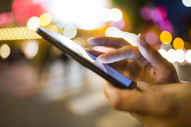 Csörög a telefon – az a dolga…