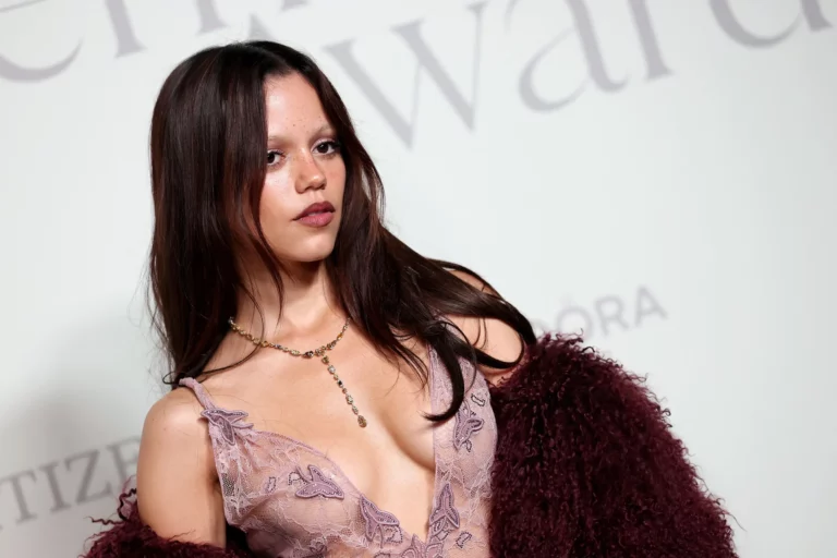 Jenna Ortega új oldalát mutatta meg az InStyle Imagemaker Awards-on
