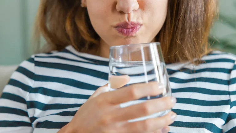Oil Pulling: a régi ayurvédikus módszer modern előnyei
