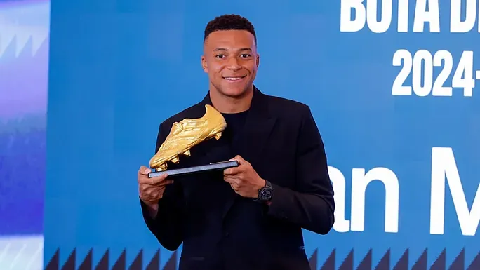 Kylian Mbappé átvette az Aranycipőt