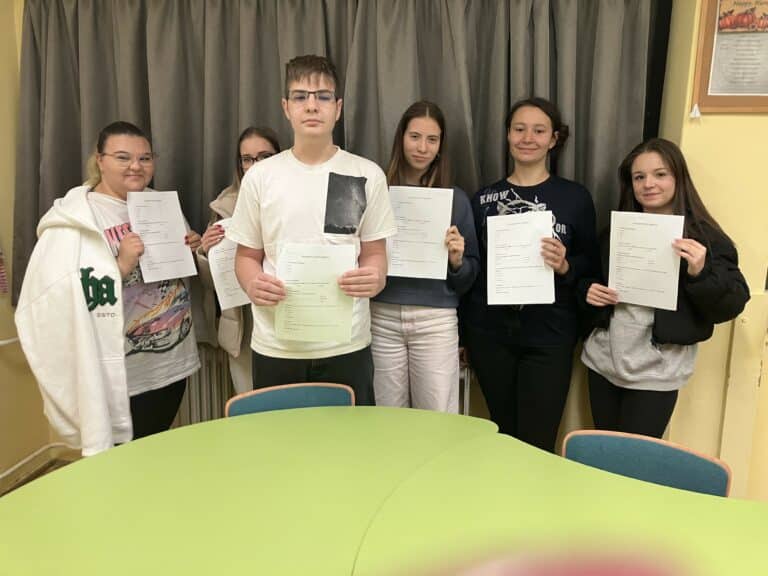 Állatvédő szakköri foglalkozás a Cseresnyés Kollégiumban