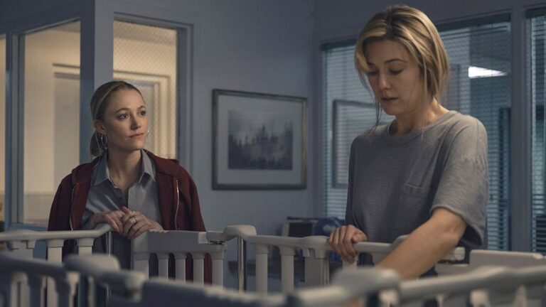 Disney+-on tér vissza A kéz, amely a bölcsőt ringatja