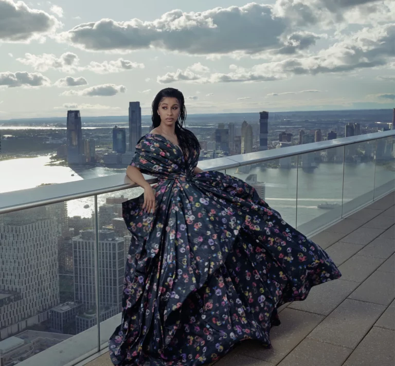 Cardi B kisfia megszületett