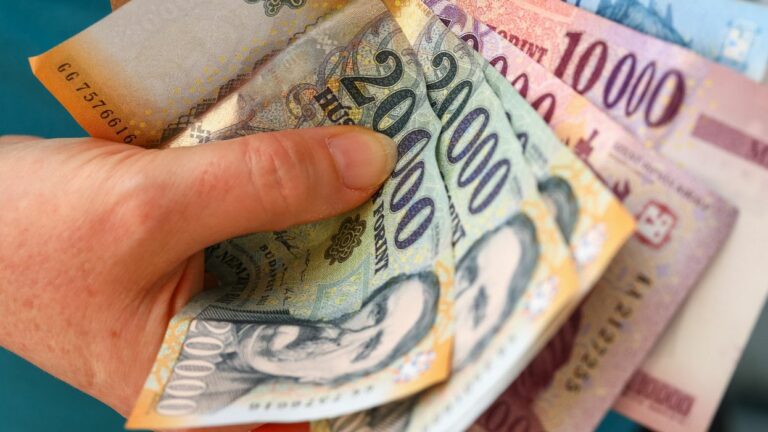 Karácsonyi ajándék az önkoritól mindenkinek