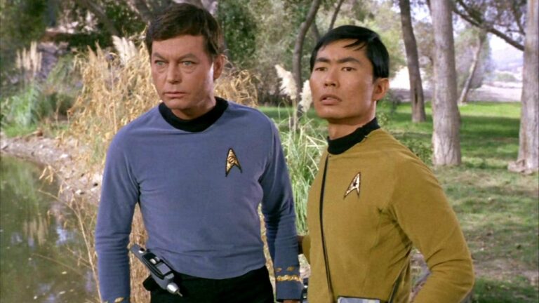 Legendás hősökkel búcsúzik az Enterprise: Sulu és McCoy is becsatlakozik a Star Trek Furcsa új világok fináléjában