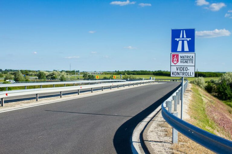 Szolgáltatáskiesés várható az útdíjfizetési rendszerben újévkor
