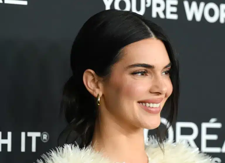 Kendall Jenner visszahozza a laza copf népszerűségét