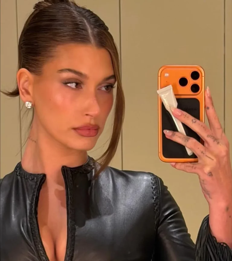 Hailey Bieber új körömtrendje: gepárdmintás French manikűr, egy csipetnyi luxussal