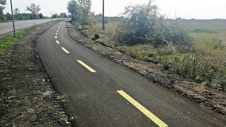A Maros-partra vezető új kerékpárút épül Makón