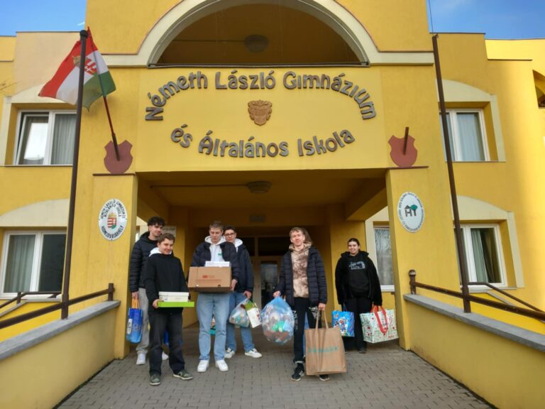Válts egy csokit mosolyra akció az Nlg-ben