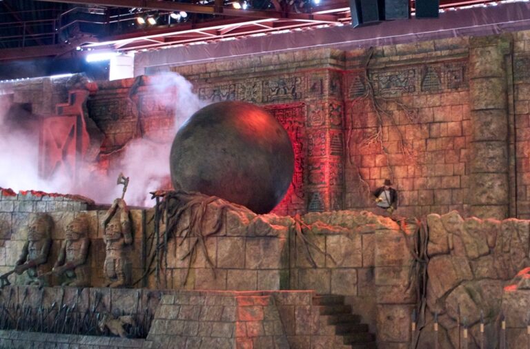 Balesetet okozva elszabadult Disney Worldben az Indiana Jonesban használt szikla