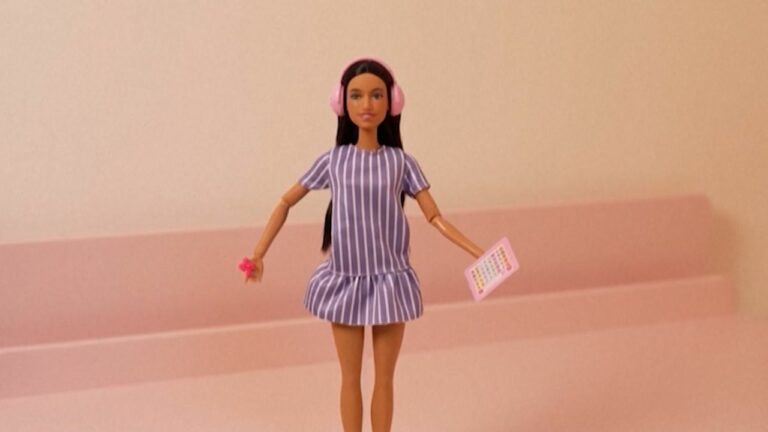 A Mattel piacra dobta az autista Barbie-babát