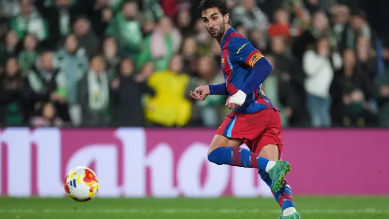 Nehézkes játékkal, de továbbjutott a Barcelona a Király-kupában