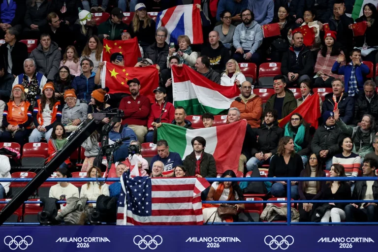 Váltófutással hangoltak gyorskorcsolyázóink az olimpiai elődöntőre