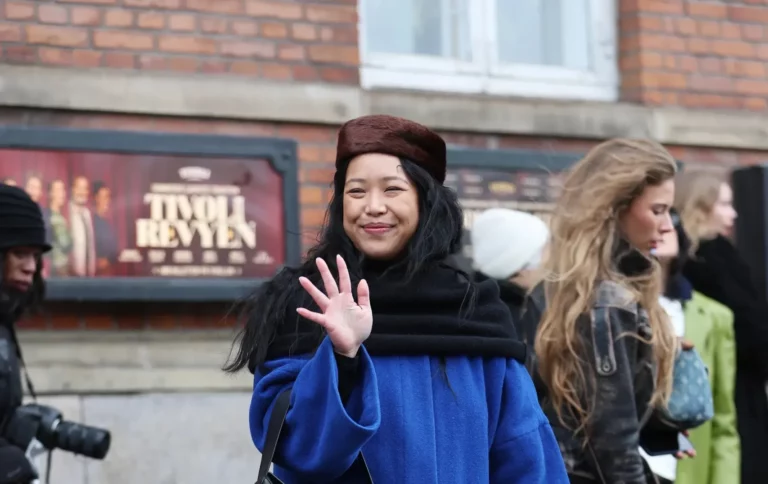 Kalapdivat újratöltve: így viseld a pillbox kalapot street style módra