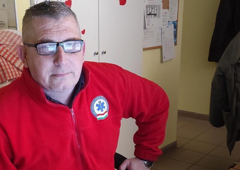 Szabadnapos mentős mentett életet egy buszon vármegyénkben