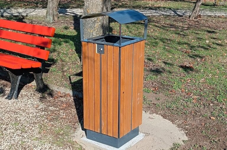 Új hulladékgyűjtő edényeket helyeztek ki Földeákon