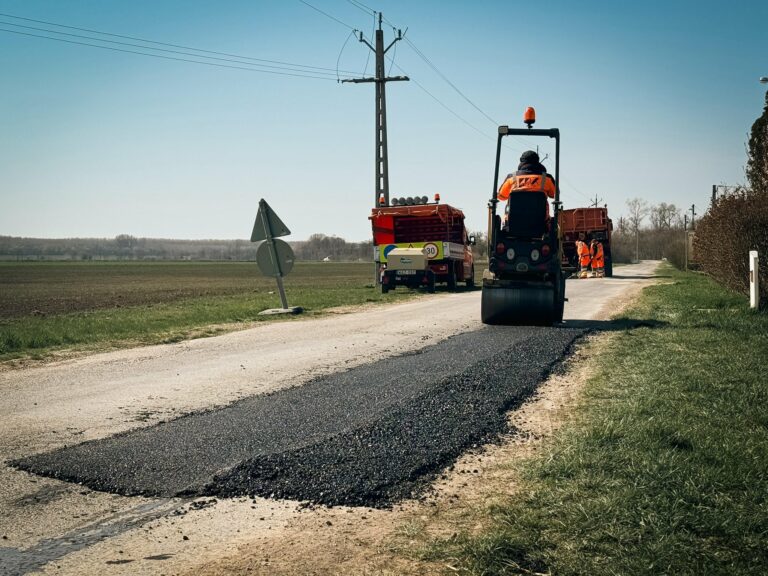 Megújul a Dózsa György utca burkolata Maroslelén