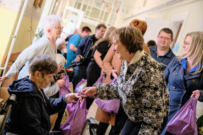 Közel háromszáz család ünnepét tette szebbé az Angyalsóhaj Alapítvány