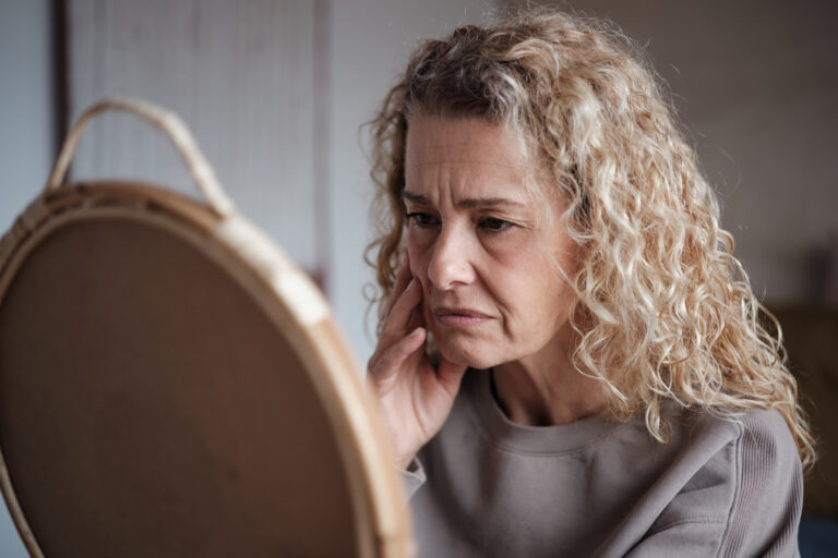 10 évet is öregíthet: így üzen a bőröd, ha nem iszol elég vizet