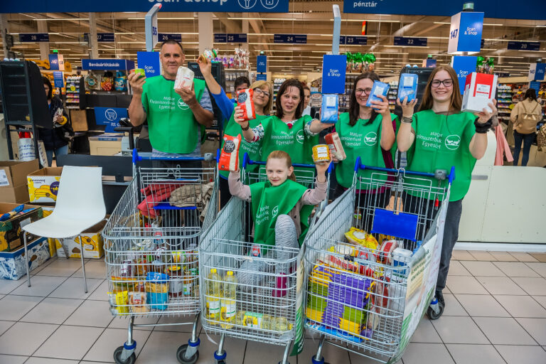 Több százmillió forintnyi élelmiszeradomány a tét az Élelmiszerbank hétvégi gyűjtésén