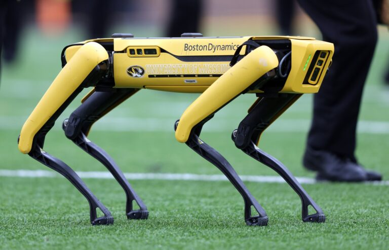 98%-os pontossággal olvasnak mérőórákat a Boston Dynamics robotkutyái