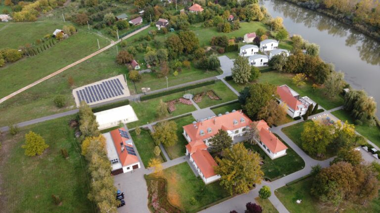 Napelemes rendszert telepített a Dél- Alföld Consulting Kft. Mezőtúron