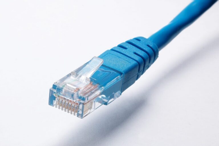 Hálózatot bővít a Yettel: Mobil után optikai internet