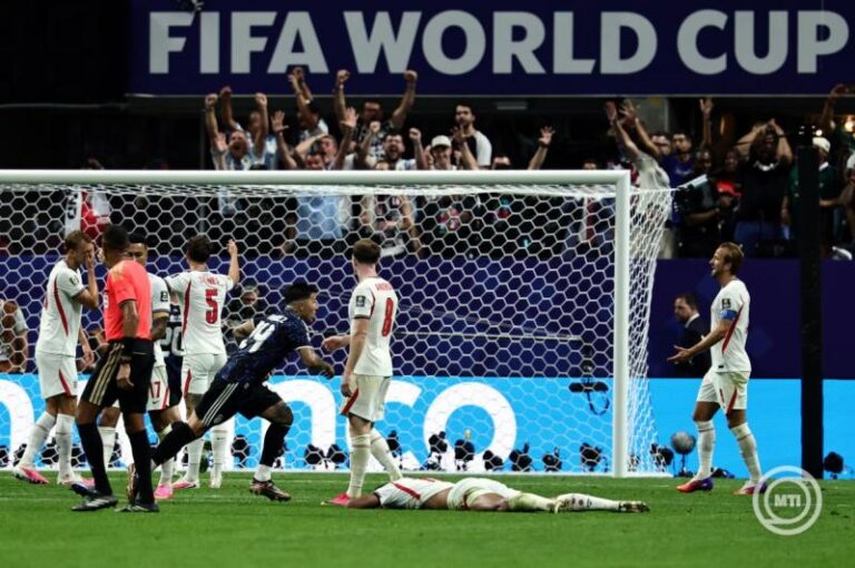 Hátrányból fordítva búcsúztatta az angolokat az argentin válogatott