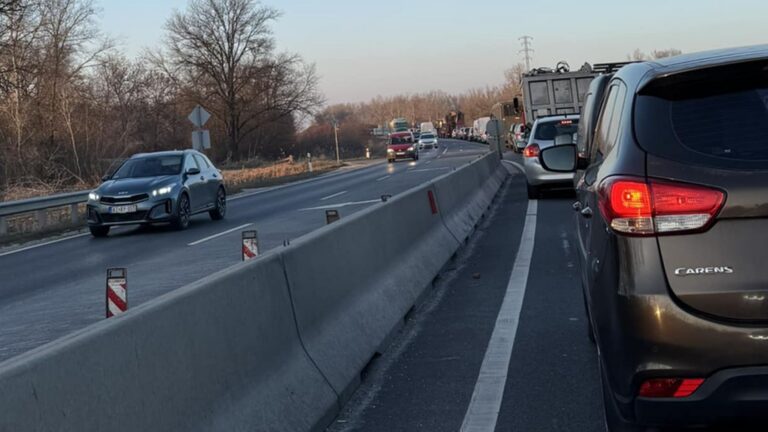Két hétig félpályás útlezárásra kell számítani az algyői Tisza-hídon